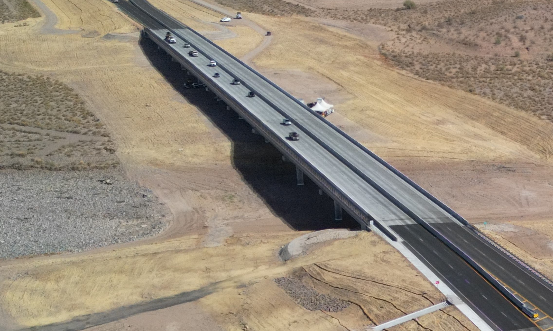 Aerial image of location of possible Warner Rd path bridge